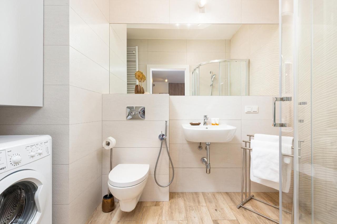 Metro Plocka Exquisite Apartments By Noclegi Renters Varšava Exteriér fotografie